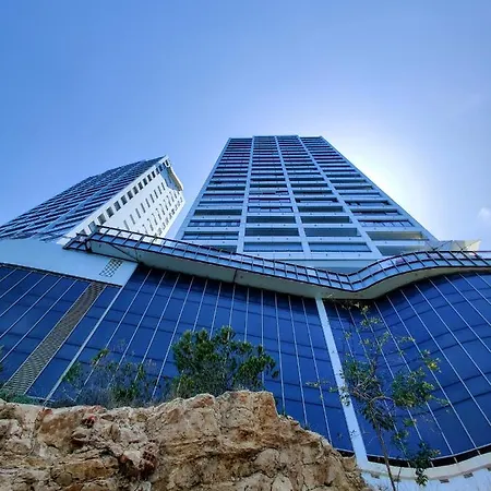Gemelos Levante בנידורם